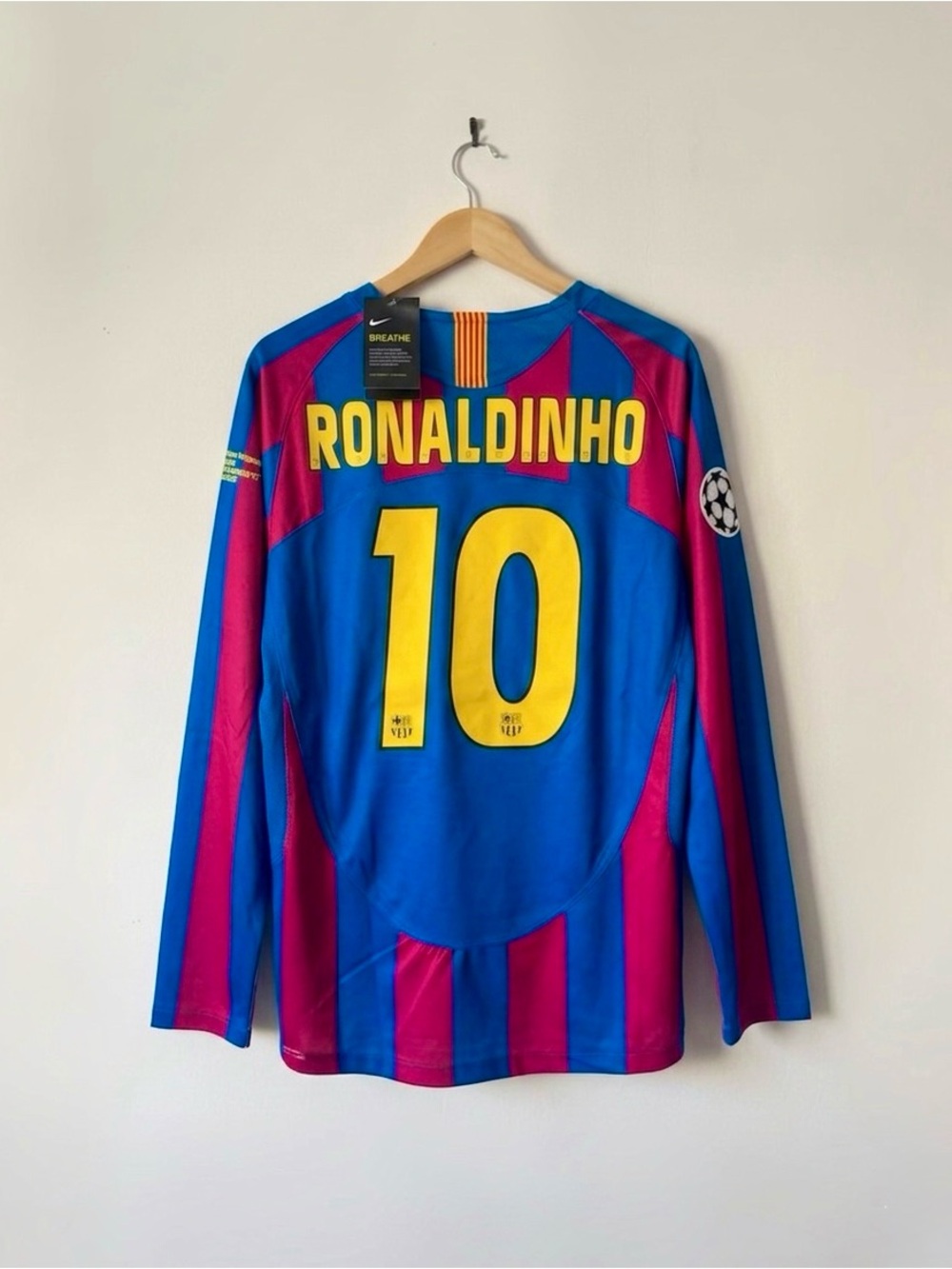 Ronaldinho #10 Barcelona 2006 Home Jersey Long Sleeve